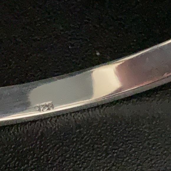 NWOT Etched Silver Bangle Bracelet - Picture 8 of 8